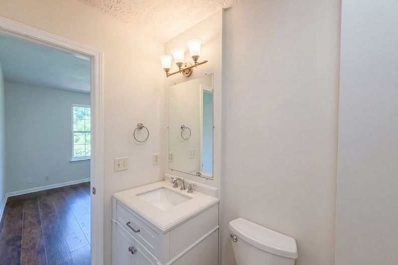 Photo 14 of 23 of 5170 Hickory Hollow Pkwy, Antioch, TN