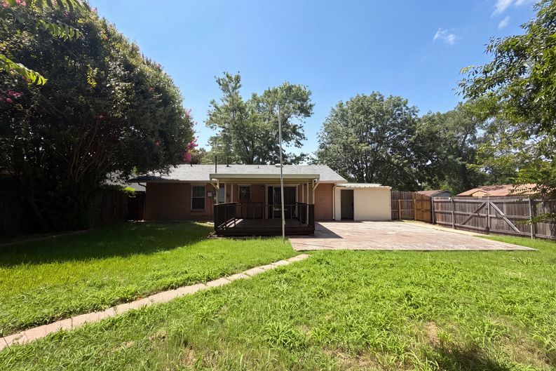 Photo 16 of 21 of 2549 Steven Dr, Denison, TX