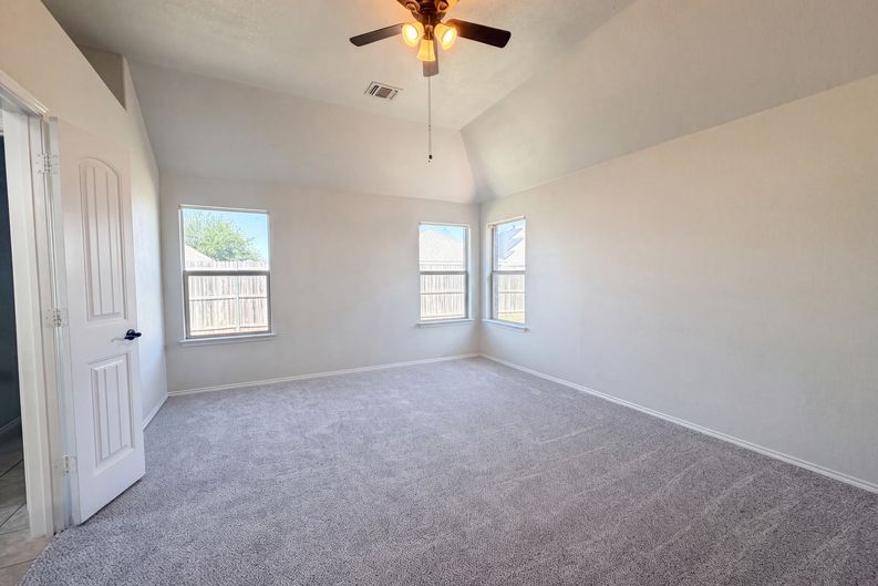 Photo 13 of 21 of 11920 Hassop Ln, Burleson, TX