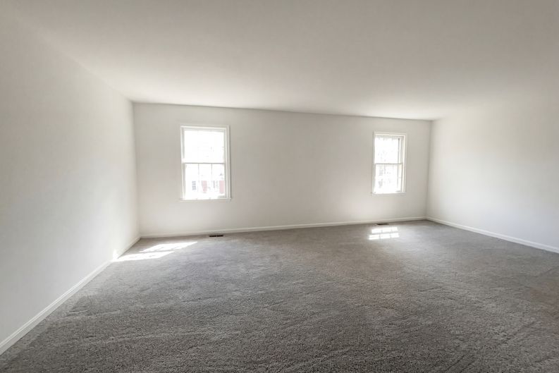 Photo 4 of 23 of 645 N Armistead St, Alexandria, VA