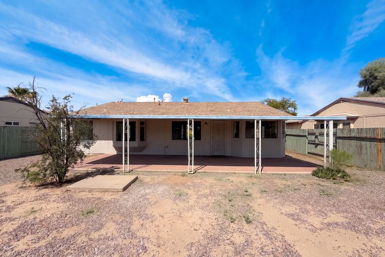 Photo 5 of 18 of 5840 N Belbrook Dr, Tucson, AZ