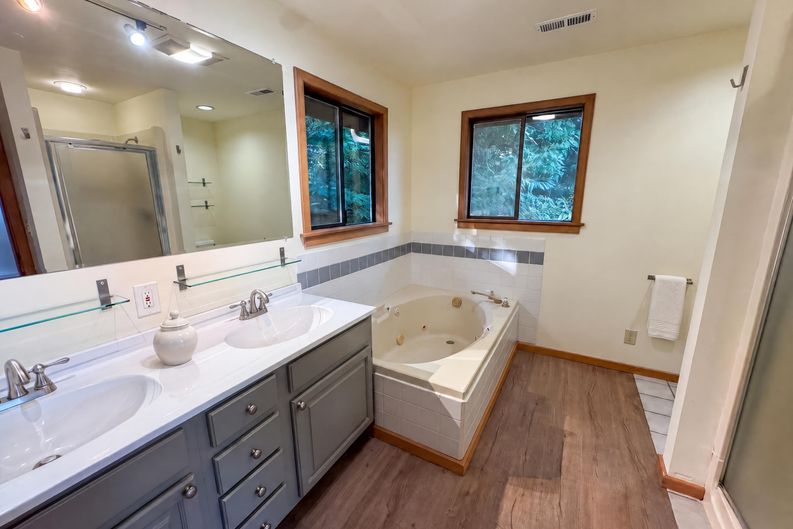 Photo 13 of 29 of 4510 SW 244th St, Vashon, WA