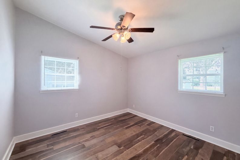 Photo 8 of 16 of 449 Virginia Ave, Statesville, NC