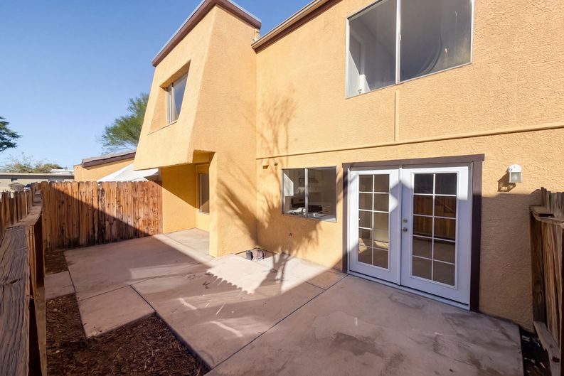 Photo 5 of 19 of 1511 Living Desert Dr, Las Vegas, NV