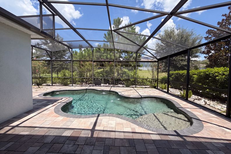 Photo 27 of 28 of 1011 Victoria Hills Dr S, Deland, FL