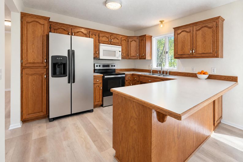 Photo 3 of 34 of 1122 Prairie Ct S, Shakopee, MN