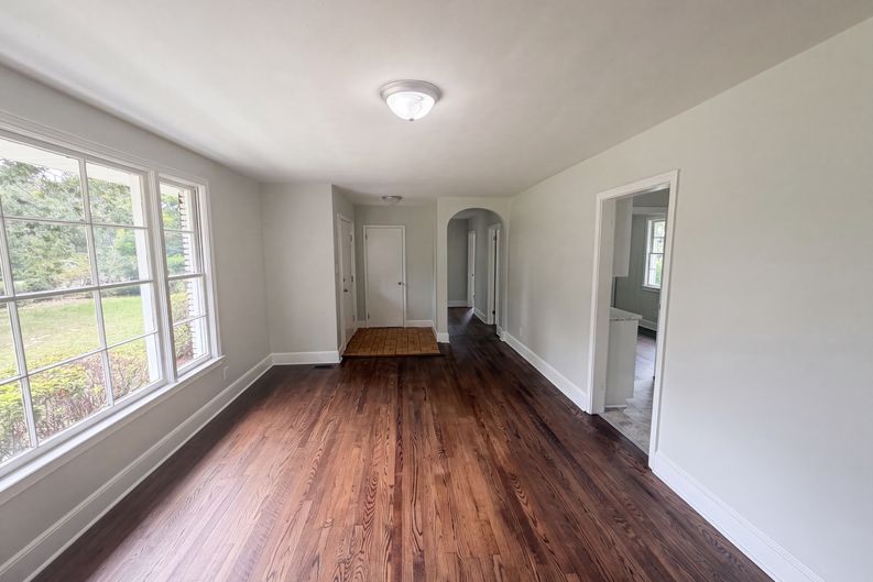 Photo 6 of 20 of 1937 Beckley Dr, Columbia, SC