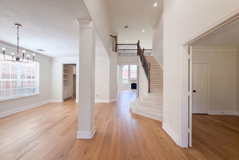 Photo 9 of 38 of 11314 Sailwing Creek Ct, Pearland, TX