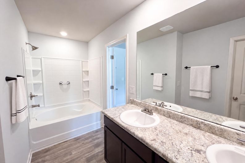 Photo 18 of 33 of 1300 Mills Cove Dr, Covington, GA
