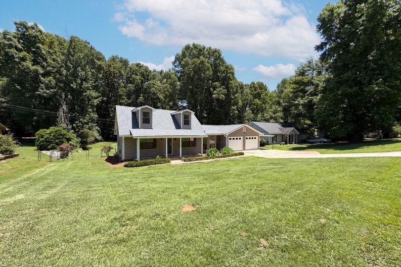 Photo 20 of 27 of 104 Belair Ln, Stockbridge, GA