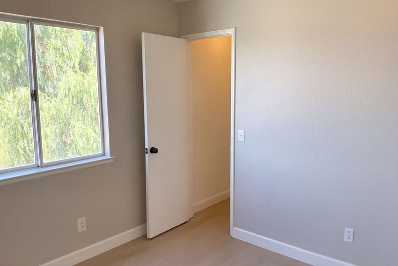 Photo 14 of 33 of 1796 Carpenter St, Rialto, CA