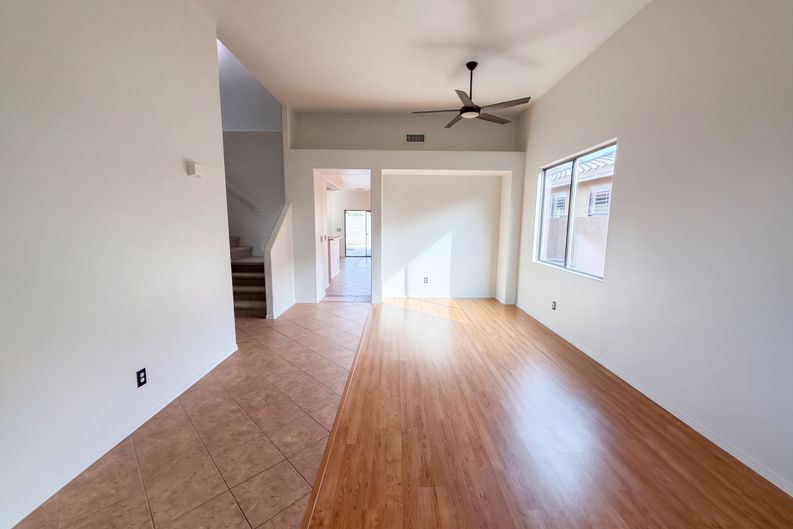 Photo 3 of 40 of 2464 W Warren Dr, Anthem, AZ