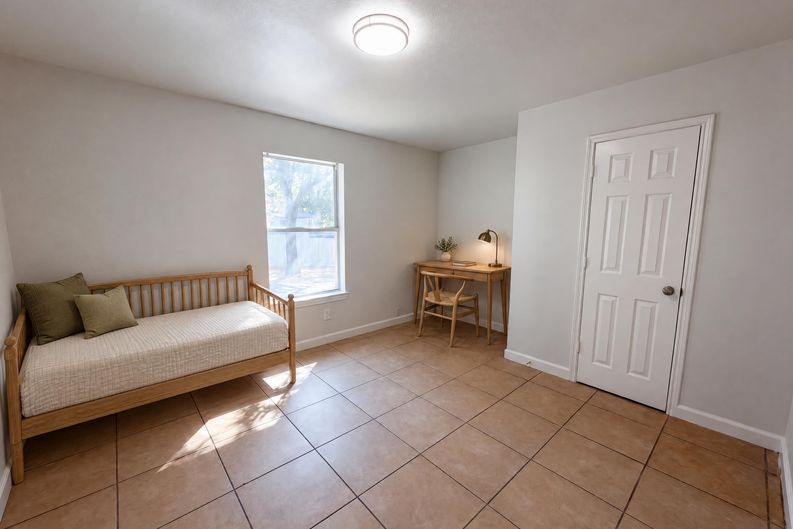Photo 11 of 17 of 1322 E Waco Ave, Dallas, TX