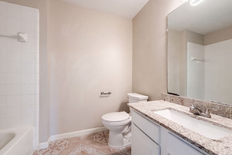 Photo 14 of 19 of 3419 Foursome Ln, Sugar Land, TX
