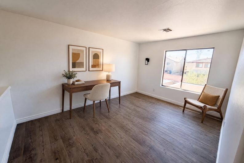 Photo 4 of 35 of 17645 W Hale Bopp Dr, Goodyear, AZ