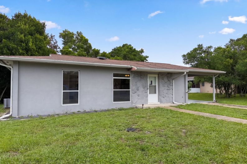 Photo 3 of 24 of 1521 Fort Smith Blvd, Deltona, FL