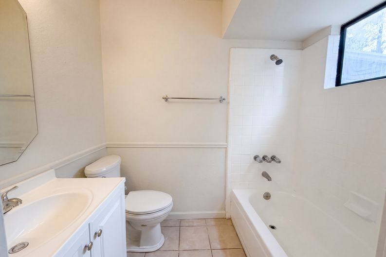 Photo 9 of 16 of 912 Hackberry St, Copperas Cove, TX