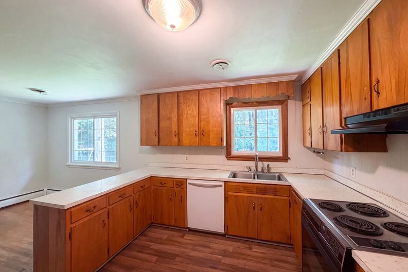 Photo 12 of 17 of 810 Beaver Dam Rd, Raleigh, NC