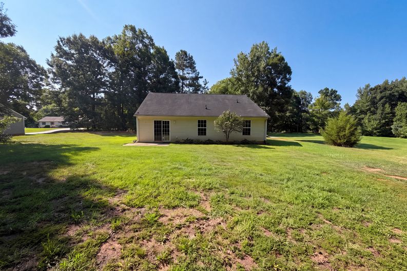 Photo 6 of 18 of 102 Hayworth Ave, Clinton, SC