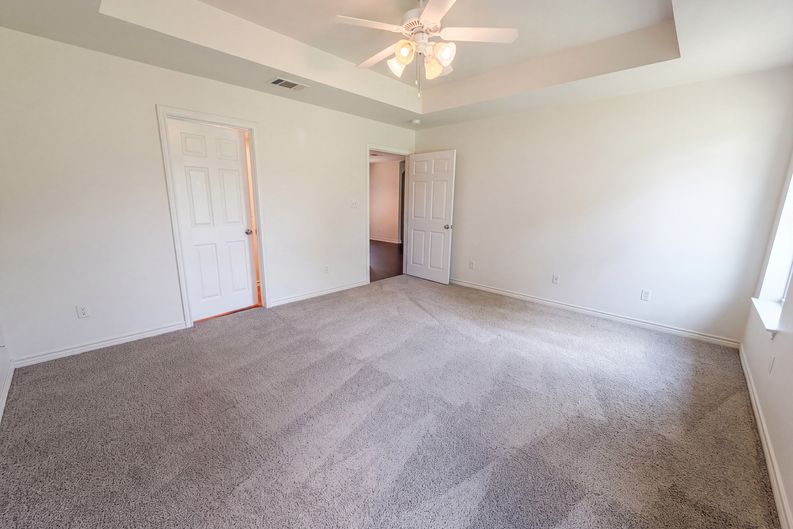 Photo 10 of 18 of 11239 Twin Spires Dr, Flint, TX