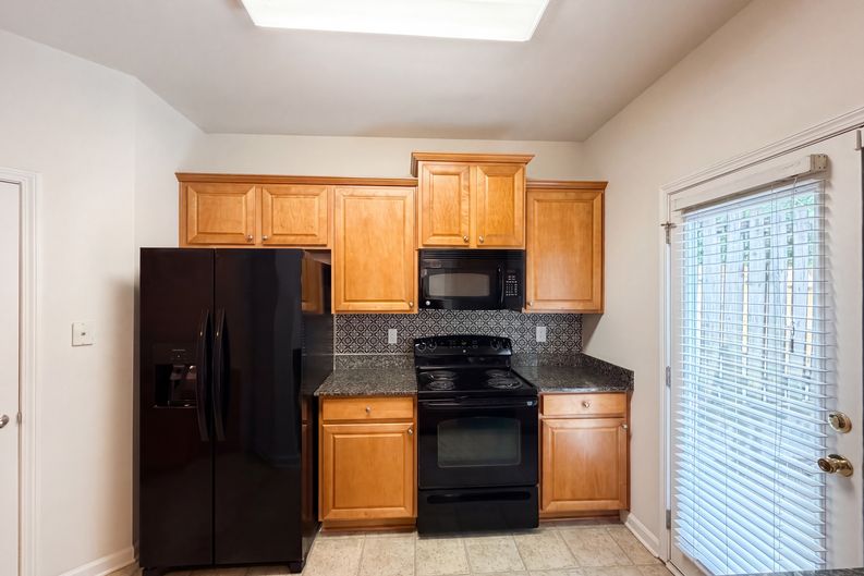 Photo 8 of 32 of 471 Tufton Trl SE, Atlanta, GA