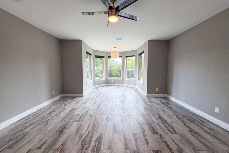 Photo 32 of 42 of 7221 Durand Dr, Irving, TX
