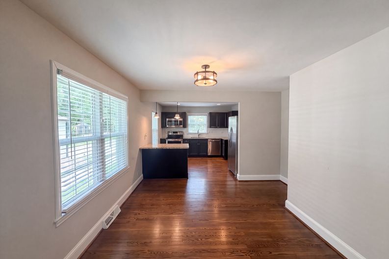 Photo 7 of 17 of 1712 N Roxboro St, Durham, NC