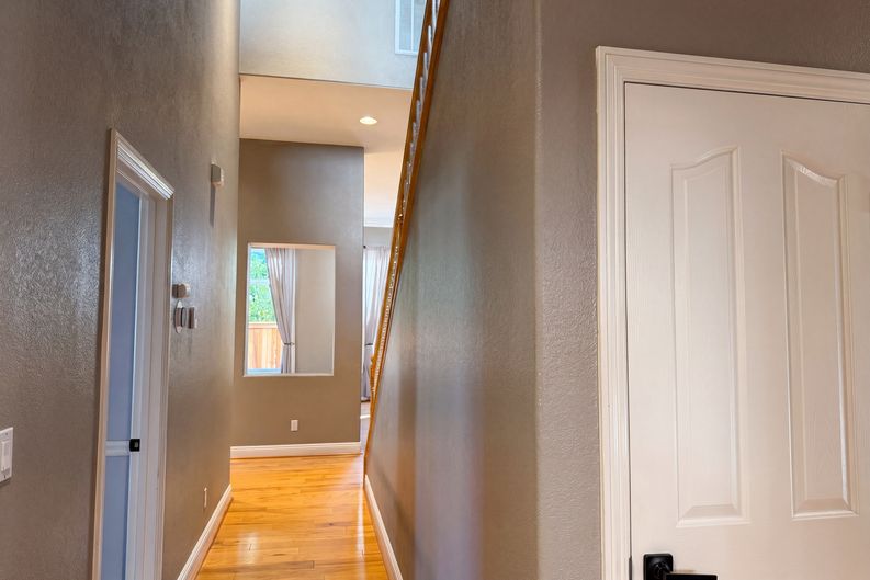 Photo 24 of 51 of 1401 Grey Owl Cir, Roseville, CA