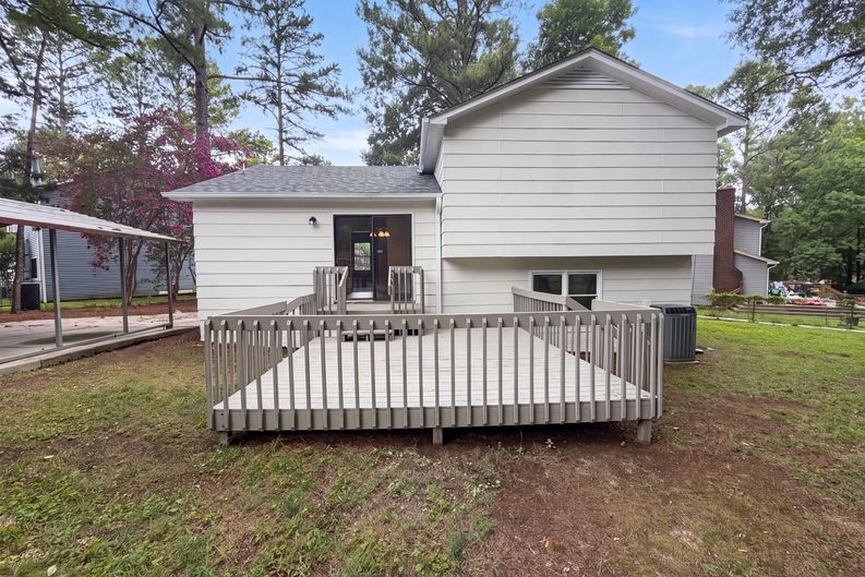 Photo 5 of 18 of 11 Chanter Ct, Durham, NC