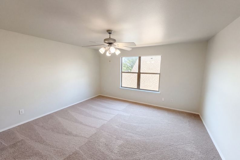Photo 20 of 33 of 10713 Vista Heights Blvd, Fort Worth, TX
