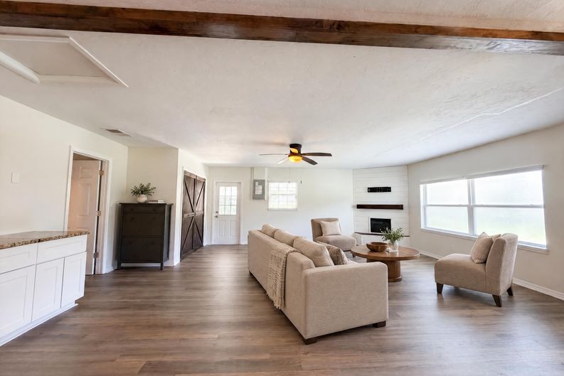Photo 10 of 34 of 2805 105th St E, Palmetto, FL