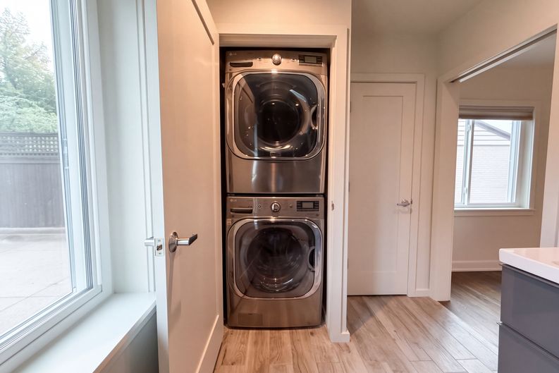Photo 14 of 18 of 1560 Leyden St, Denver, CO