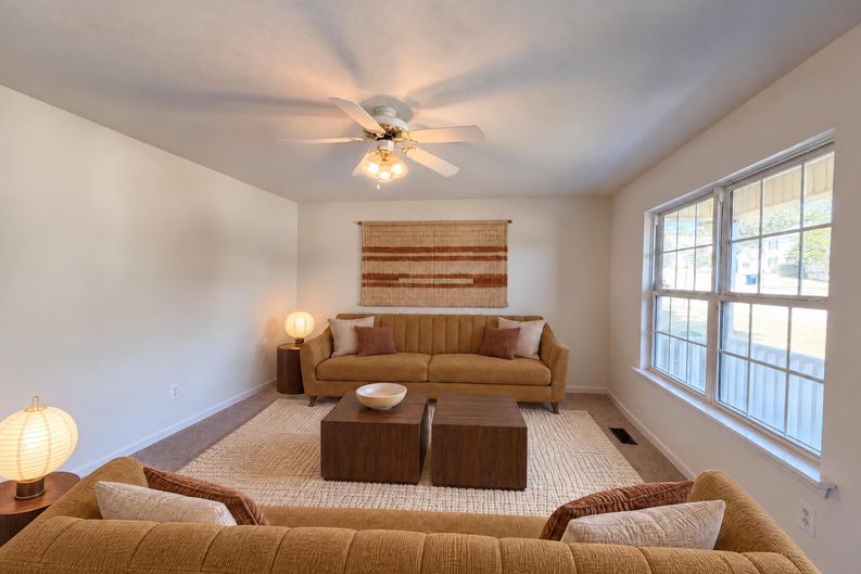 Photo 8 of 16 of 1303 St Hubbins Dr, La Vergne, TN