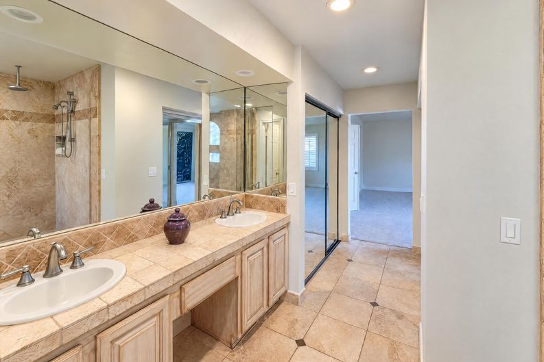Photo 14 of 30 of 7032 W Piute Ave, Glendale, AZ