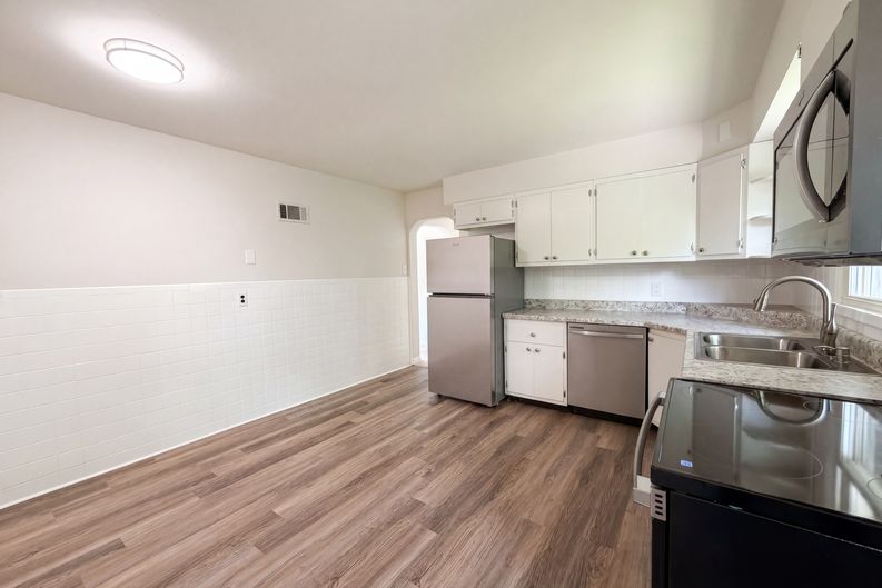 Photo 8 of 19 of 1116 Cunningham Ave, Saint Charles, MO