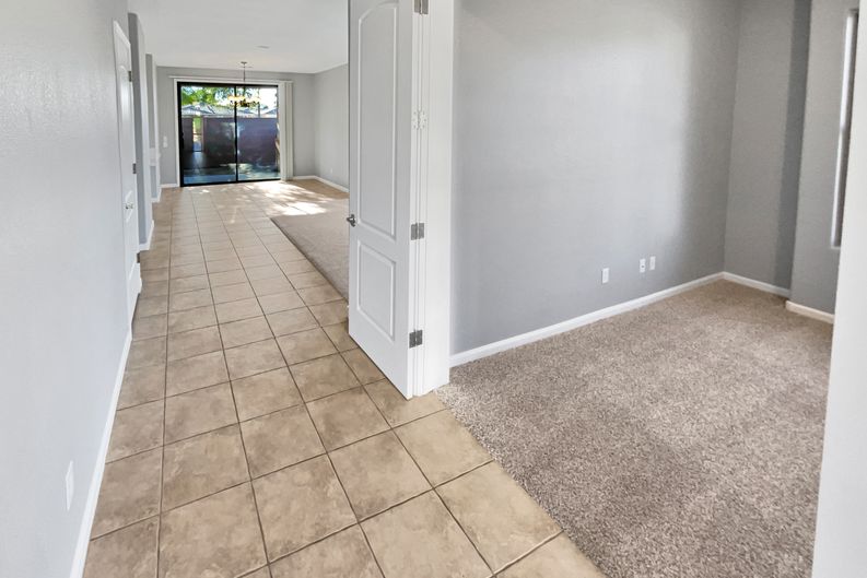 Photo 10 of 33 of 13613 W Cypress St, Goodyear, AZ