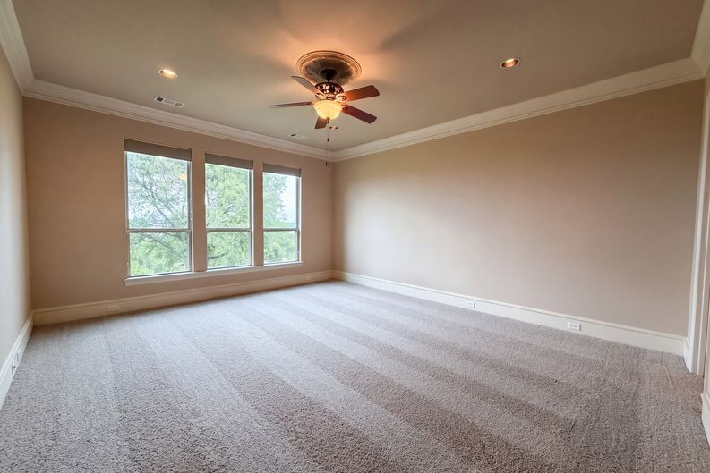 Photo 4 of 25 of 1119 Mallard Pointe Dr, Cedar Hill, TX