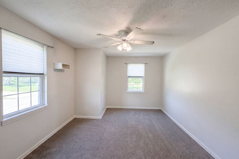 Photo 16 of 31 of 23691 Redfern Rd, Columbia Station, OH