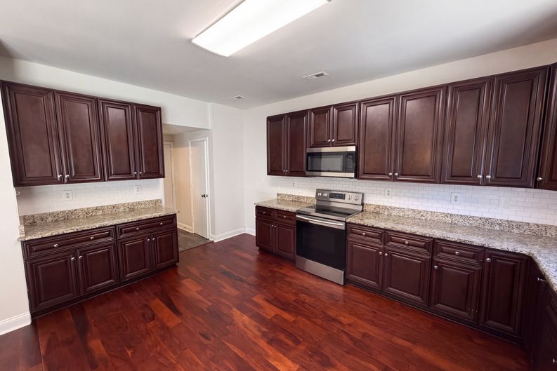 Photo 11 of 25 of 14021 Pinyon Pine Ln, Charlotte, NC