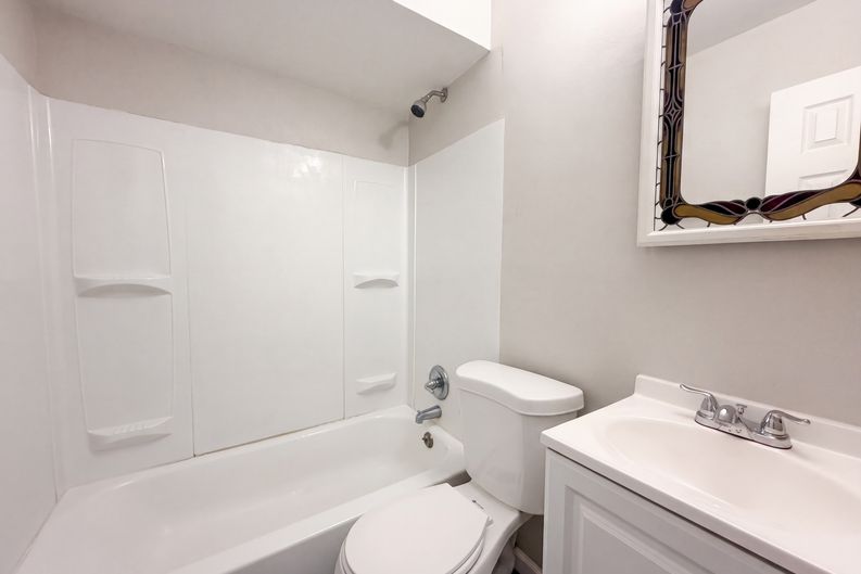 Photo 10 of 21 of 871 Wycliffe Ct, Saint Louis, MO