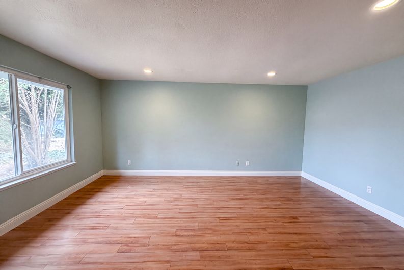 Photo 18 of 25 of 7804 McClintock Way, Sacramento, CA