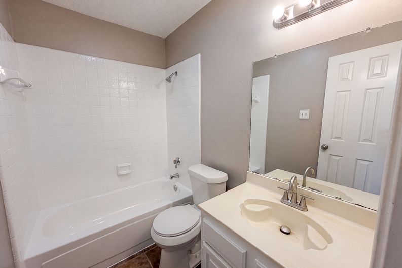 Photo 15 of 17 of 1503 Curtis Ln, Cedar Hill, TX