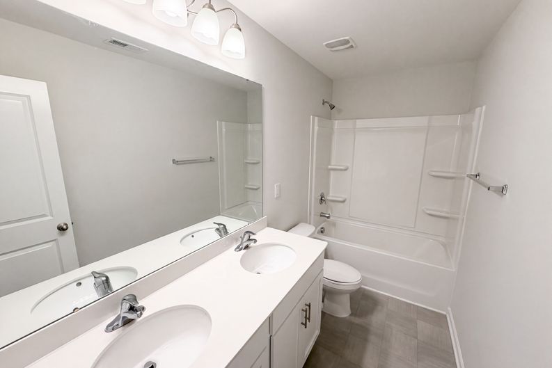 Photo 22 of 26 of 2014 Tarzi Ln, Charlotte, NC
