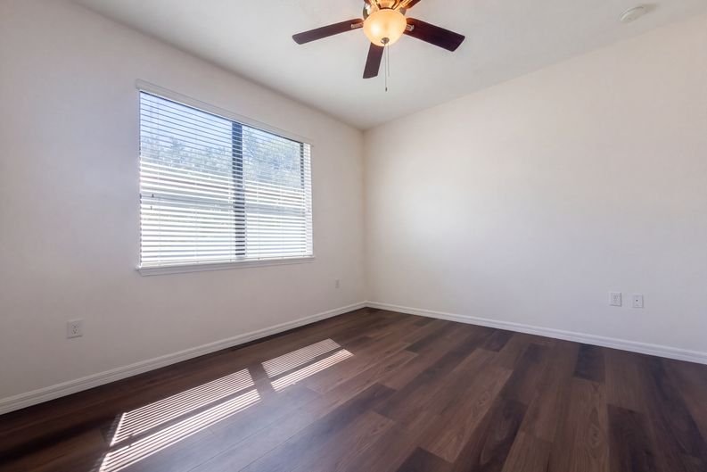 Photo 4 of 47 of 1416 Hickory View Cir, Parrish, FL