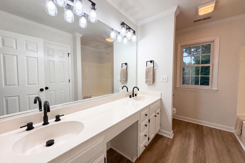 Photo 13 of 45 of 105 Ridgemere Ct, Winston Salem, NC