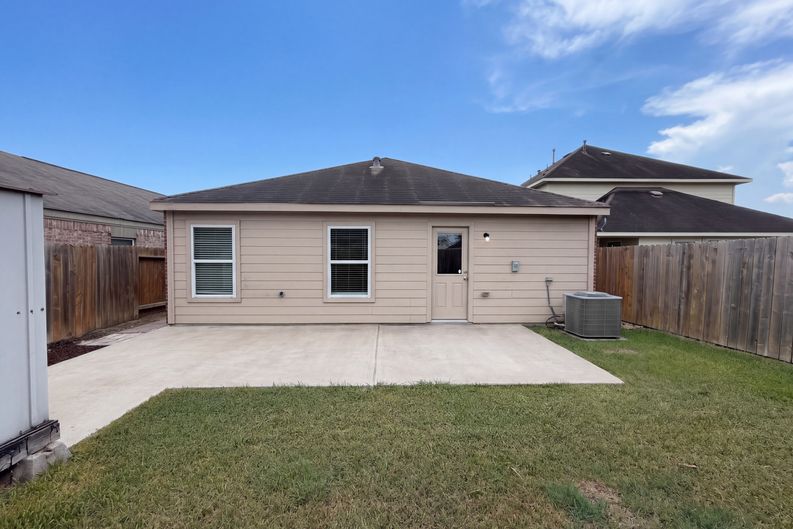 Photo 5 of 16 of 6115 El Oro Dr, Houston, TX