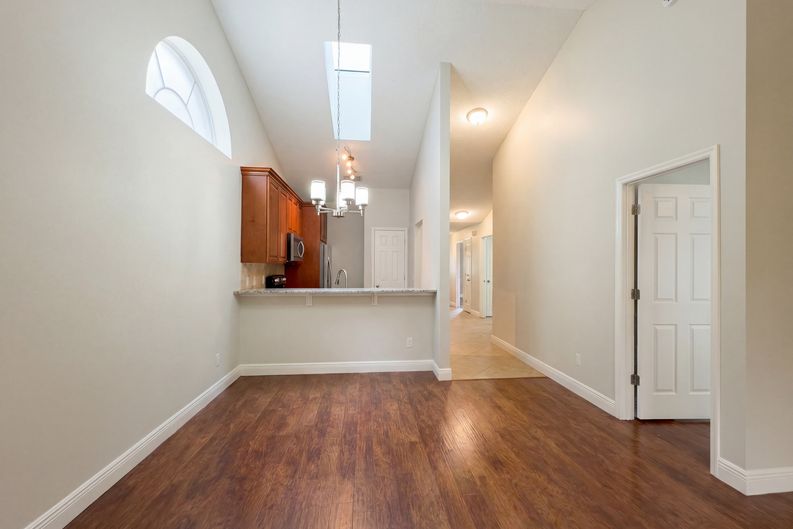Photo 14 of 18 of 1696 Chatham Cir, Apopka, FL
