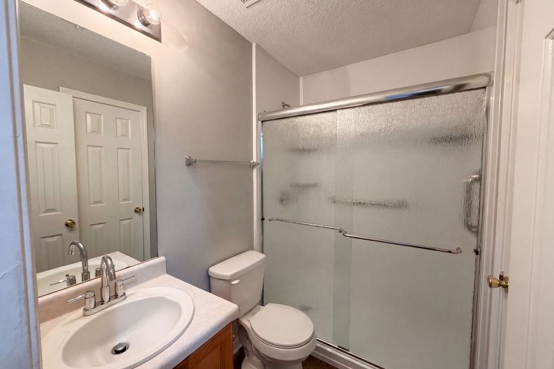 Photo 6 of 19 of 3167 River Oak Rd, Decatur, GA
