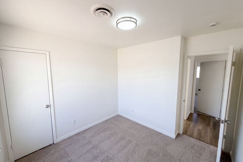 Photo 18 of 44 of 4018 Shady Oak Dr, Las Vegas, NV