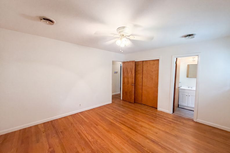 Photo 4 of 17 of 810 Beaver Dam Rd, Raleigh, NC